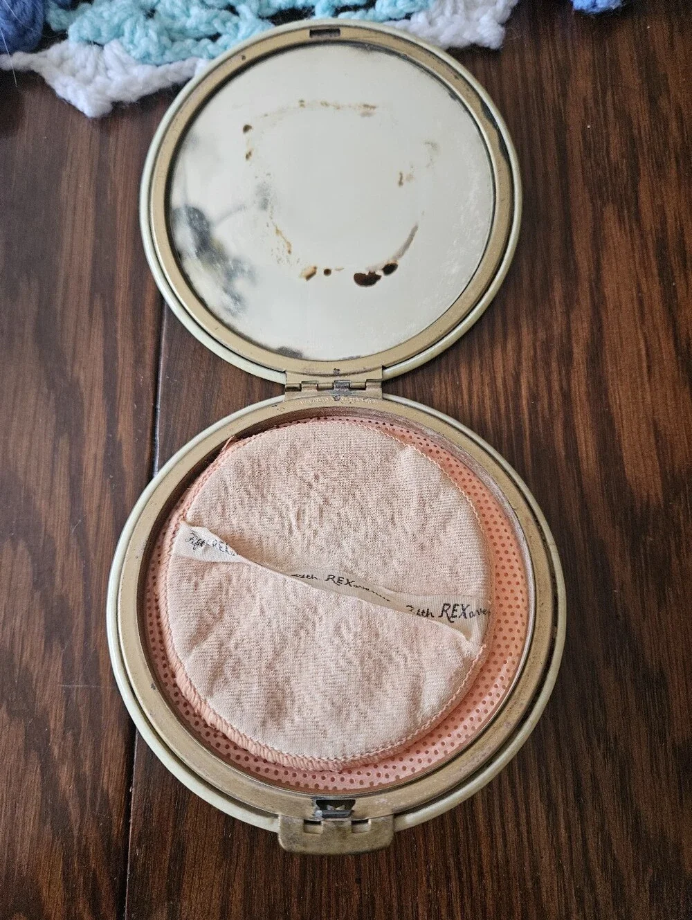 Rex Flapjack Powder Compact 1940s Pansies 4.5in Everlast Sifter Box